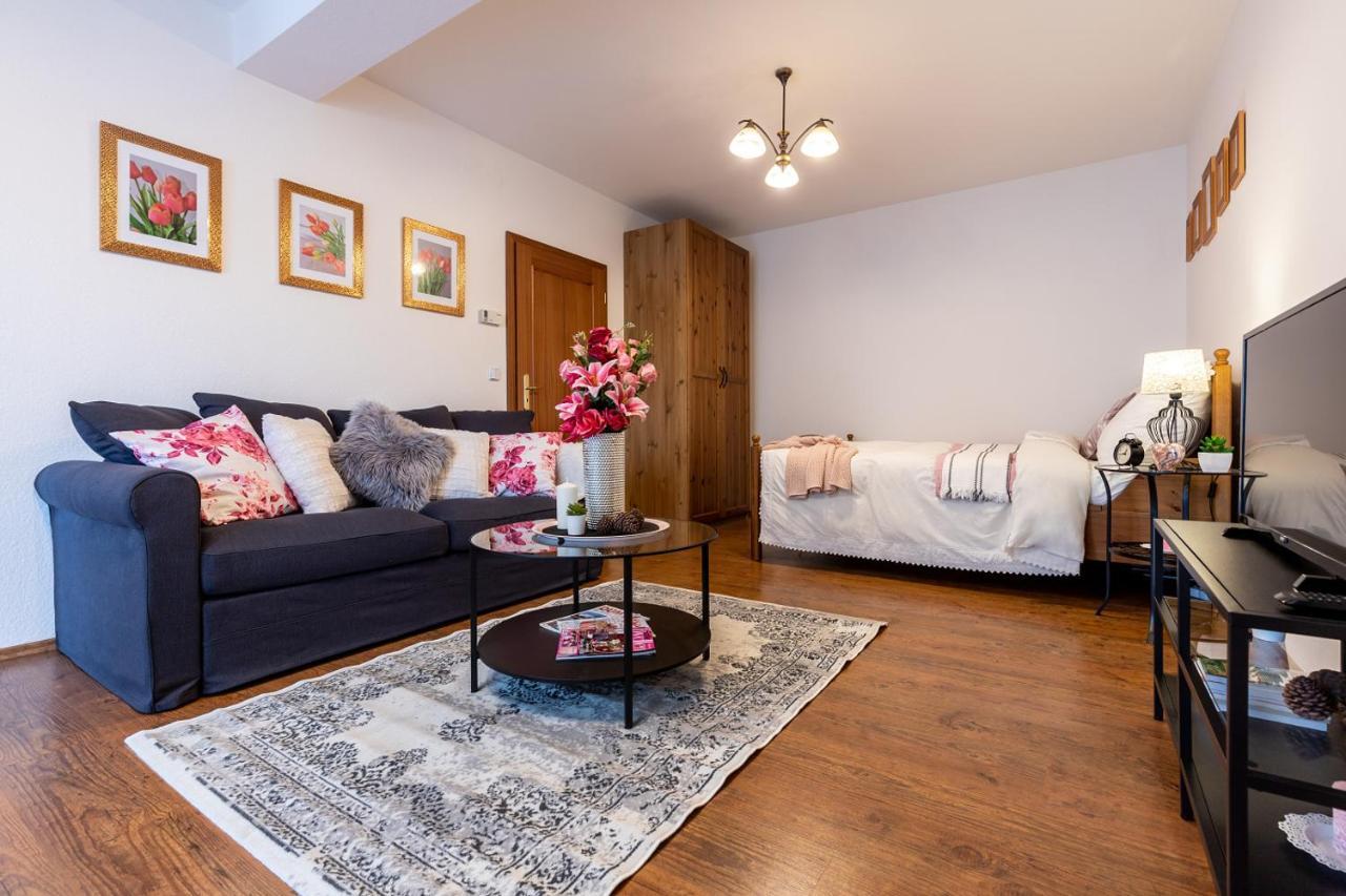 Ferienwohnung Apartman Dream V Mikulove - Jine Ubytovani Lednice Exterior foto