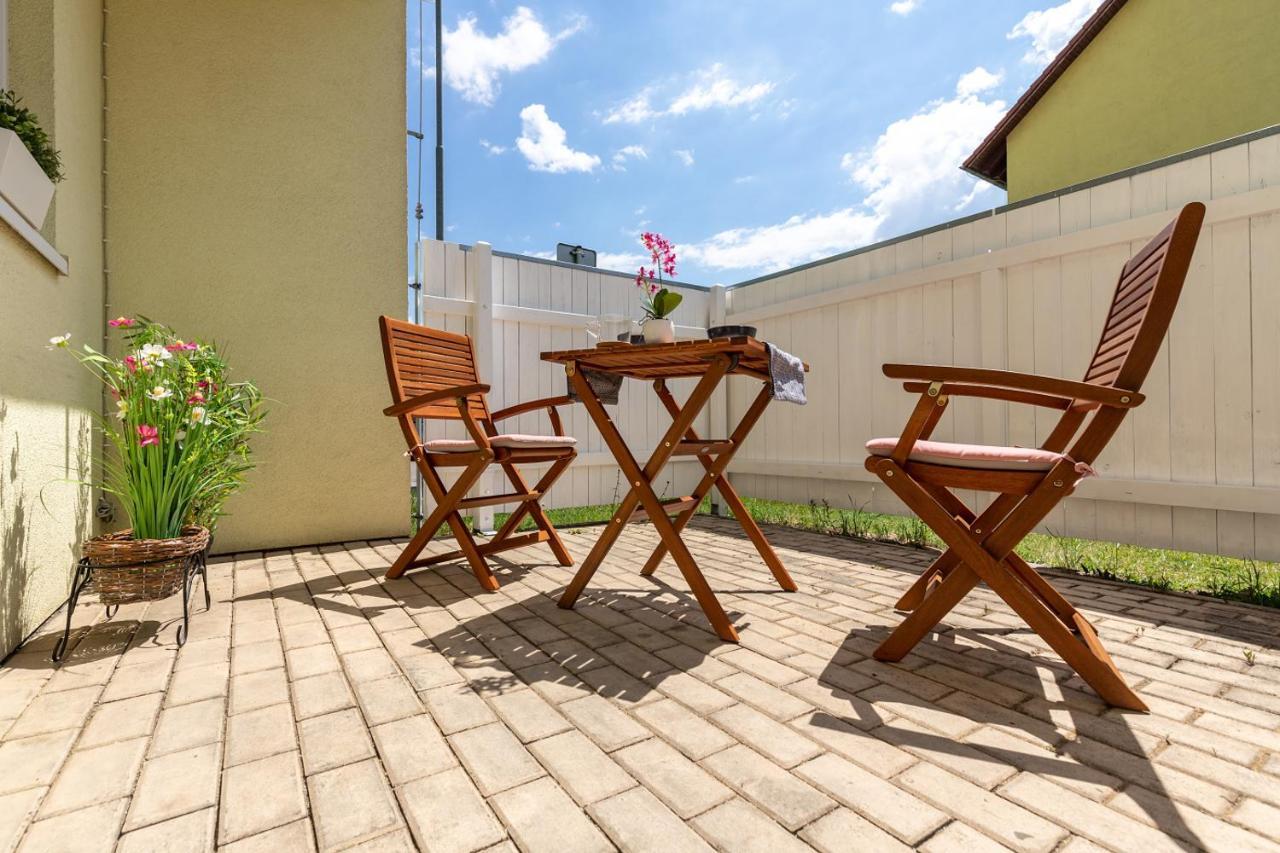 Ferienwohnung Apartman Dream V Mikulove - Jine Ubytovani Lednice Exterior foto